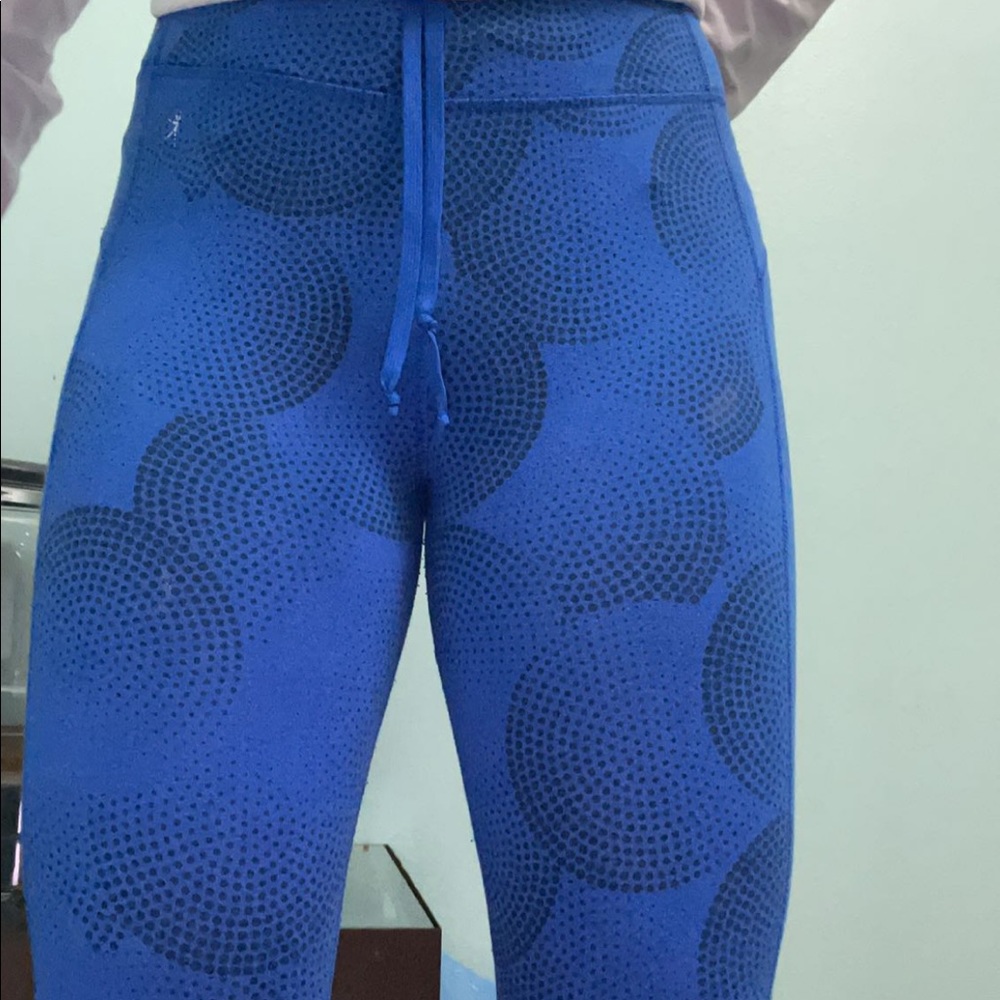 Blue cropped leggings